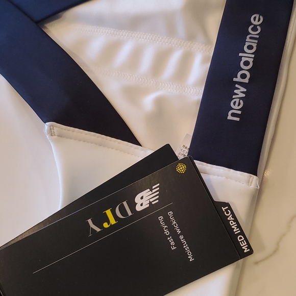 New Balance Sports Bra NWT - Picture 3 of 3